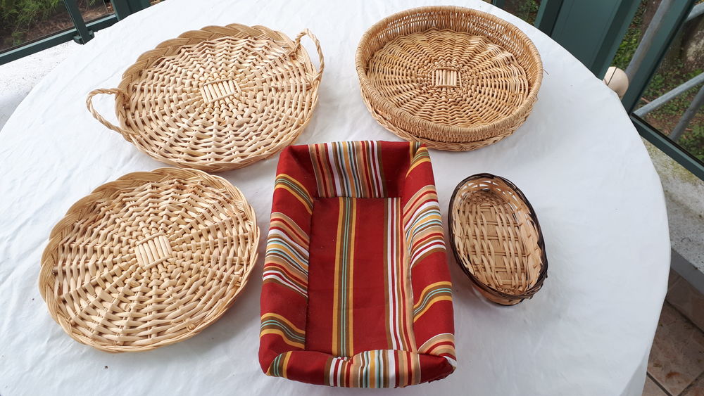 Lot de 5 corbeilles en osier Décoration