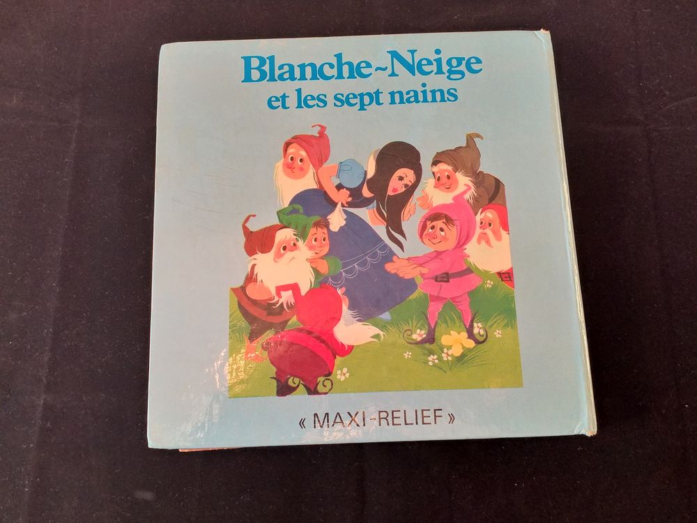 livre, Blanche Neige et les sept Nains en relief Livres et BD