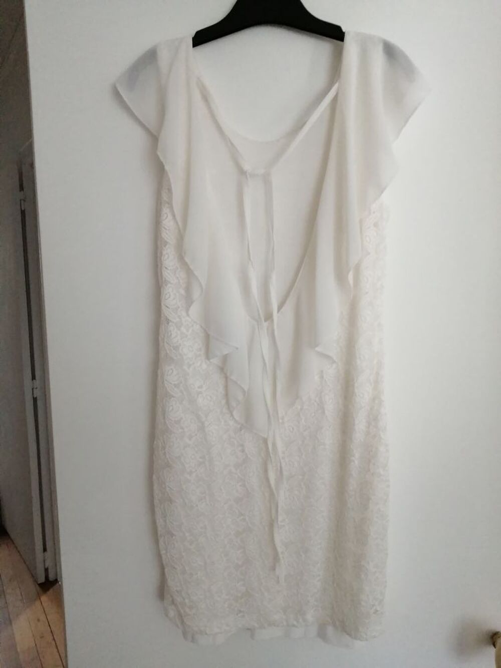 Robe blanche dos nu Vtements
