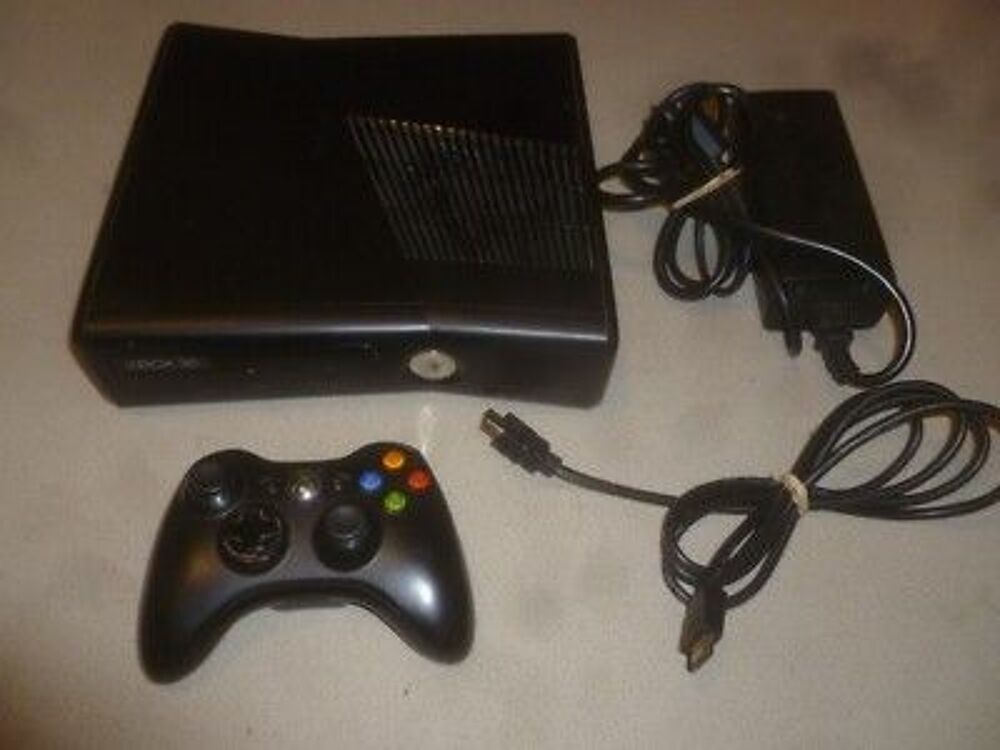 Xbox 360 avec manette et cordon alimentation Consoles et jeux vidéos