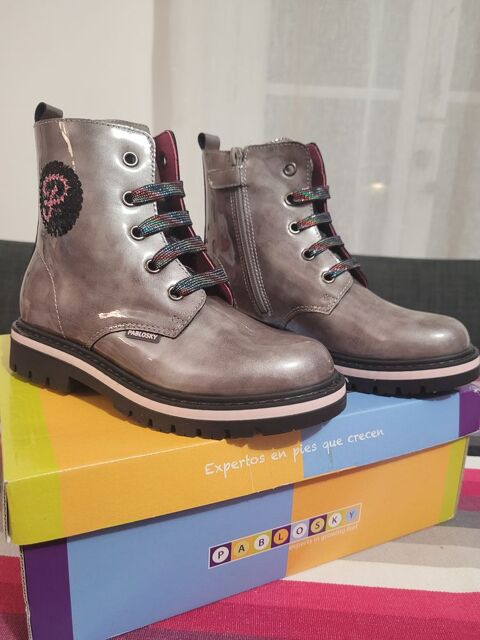 Chaussures montantes Pabloski neuve taille 31 0 Maurecourt (78)