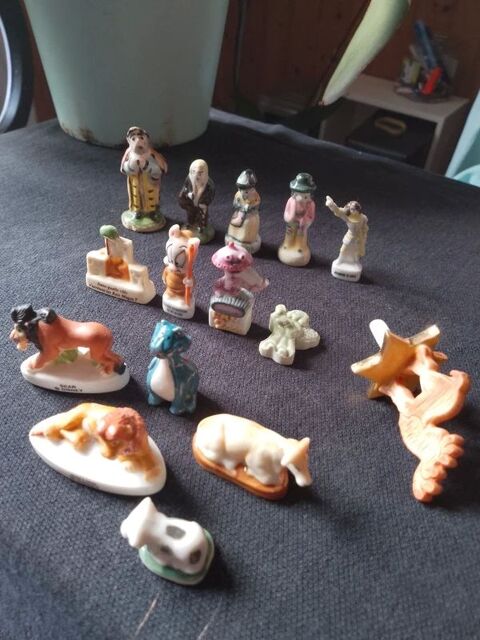 Très intéressant petit lot de fèves 10 Limoges (87)