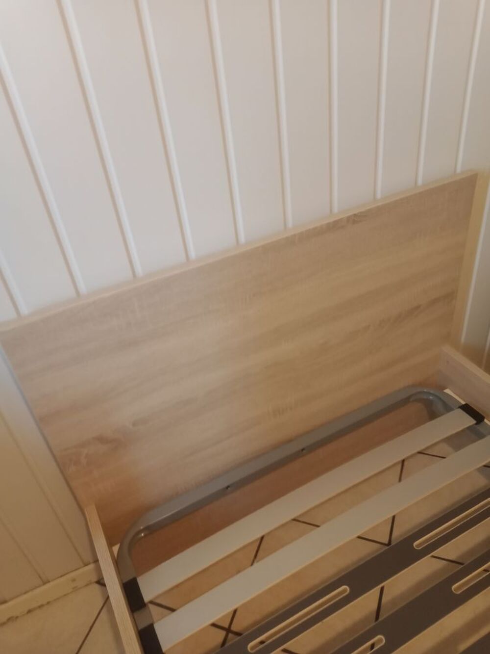 Lit une place+sommier+ matelas Meubles