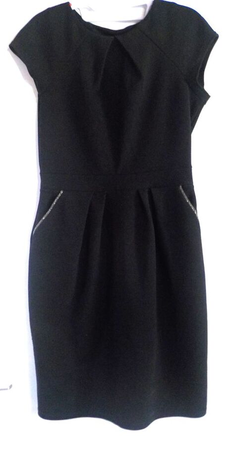 ROBE NOIRE EGERIE TAILLE M 10 Bubry (56)