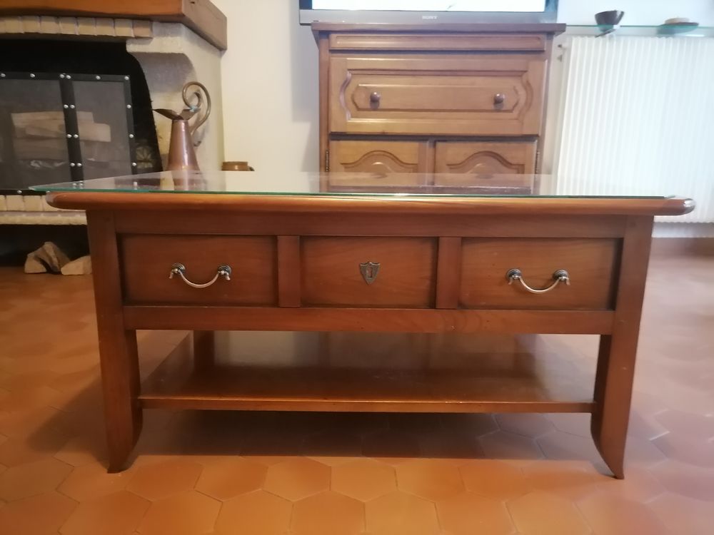 table basse de salon. Meubles