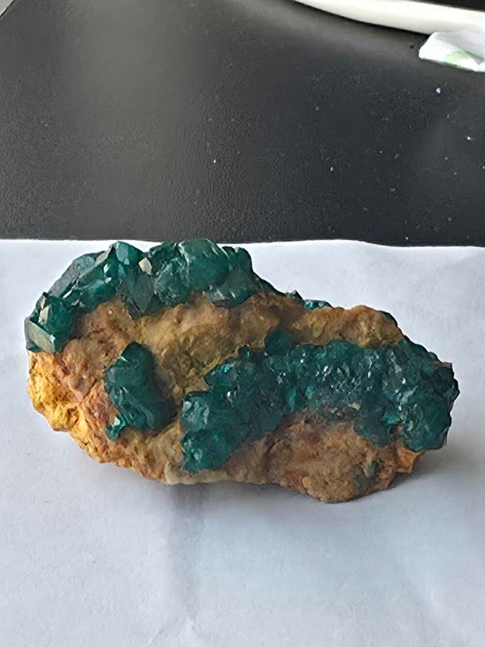 V&eacute;ritable Dioptase brute sur sa gangue naturelle-Congo, 40g 