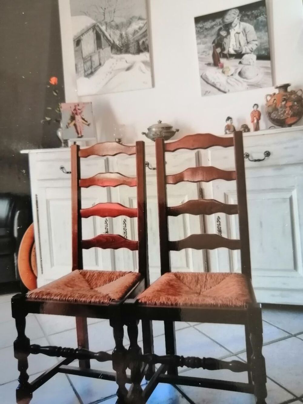Table plus 8 chaises Meubles