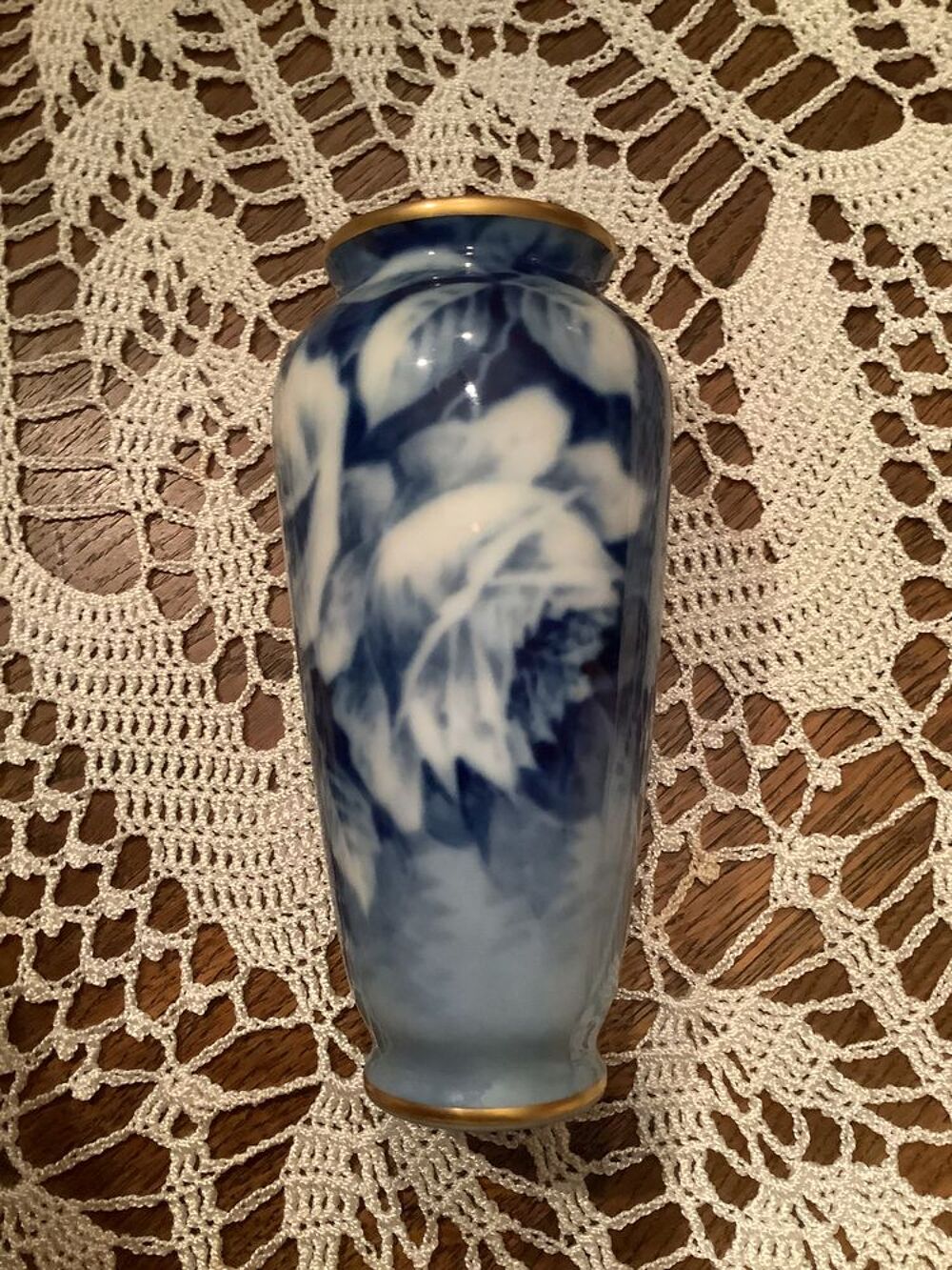 Vases de Limoges sign&eacute;s 
