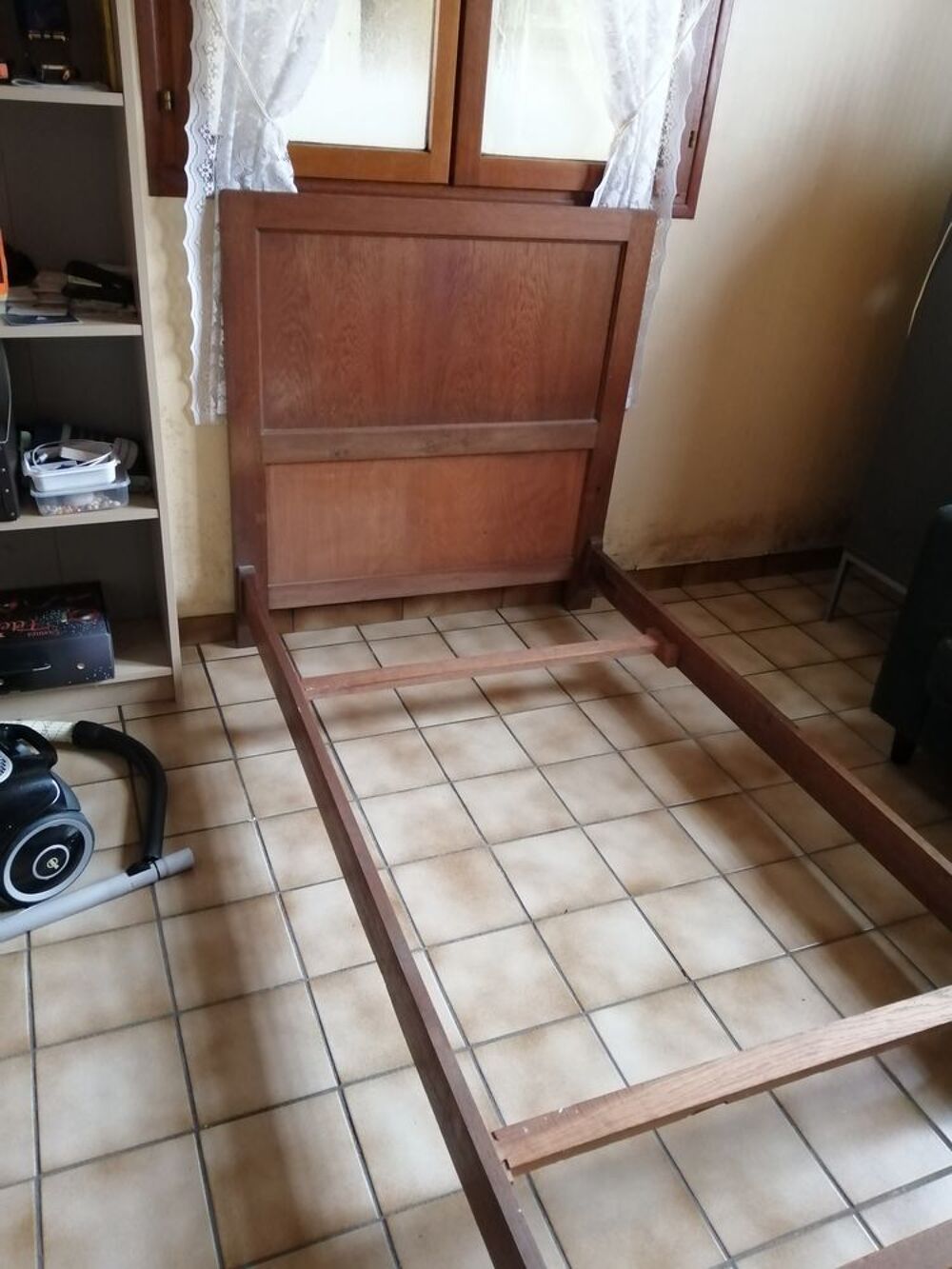 Joli cadre de lit en bois ancien Meubles