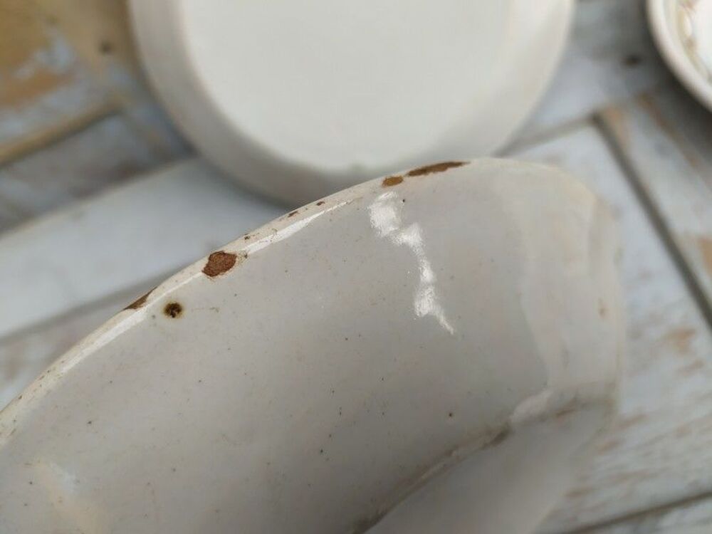 Assiettes en Fa&iuml;ence de Nevers ou Autre Décoration