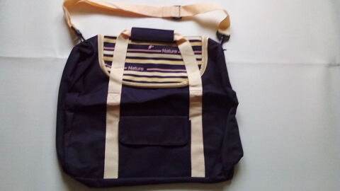 un lot de 6 sacs de sorties ou voyages neufs . 30 Chaource (10)