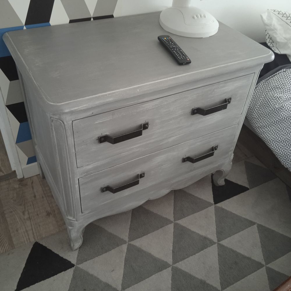 Commode patin&eacute;e bois massif grise 2 tiroirs 53 de profondeur Meubles