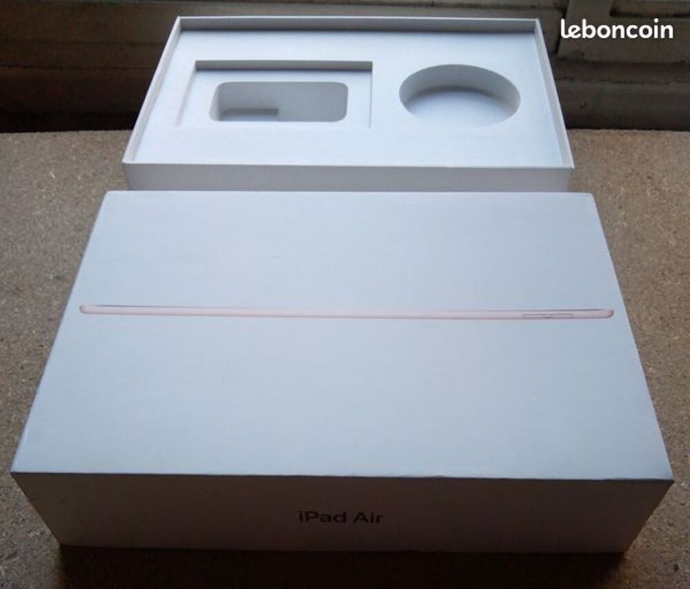 boite IPad Air 64 GB Matériel informatique