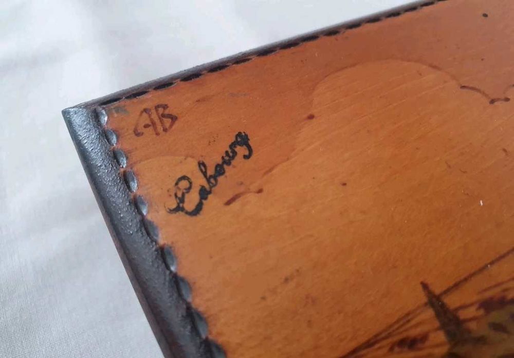 plumier en bois art d&eacute;co, sign&eacute; Décoration
