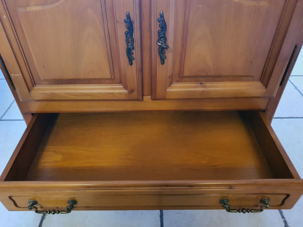 Meuble TV pratique et &eacute;l&eacute;gant bois Meubles