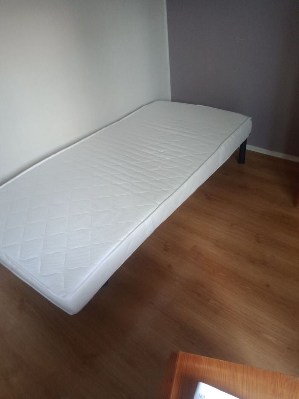 Matelas 190/90 + sommier. Neufs ( achet&eacute; le 10 septembre2023 Meubles