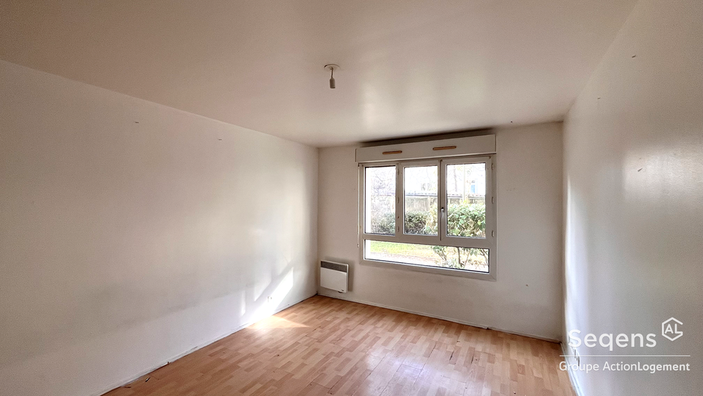 Vente Appartement Appartement 2 pièces en centre-ville à proximité des commodités avec cave et parking Rosny-sous-bois