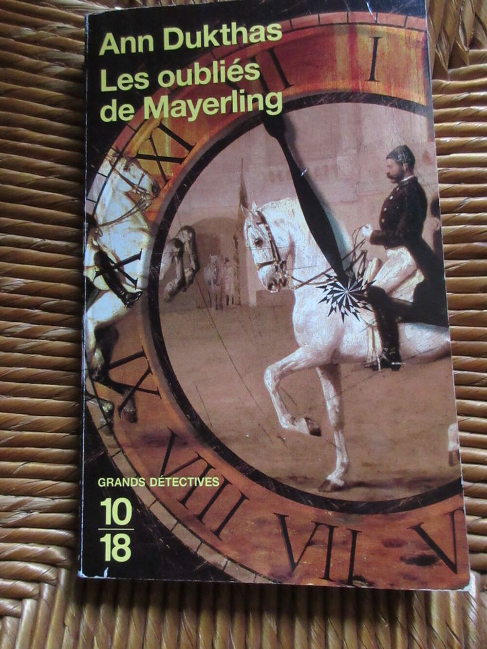 Les oubli&eacute;s de Mayerling d' Ann Dukthas Livres et BD