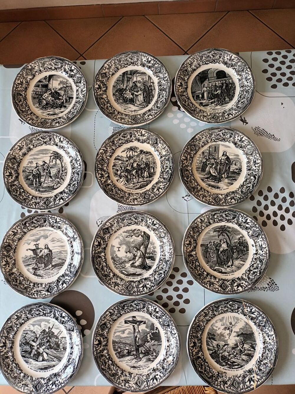 Lot de 12 assiettes parlantes HB Choisy le roi 