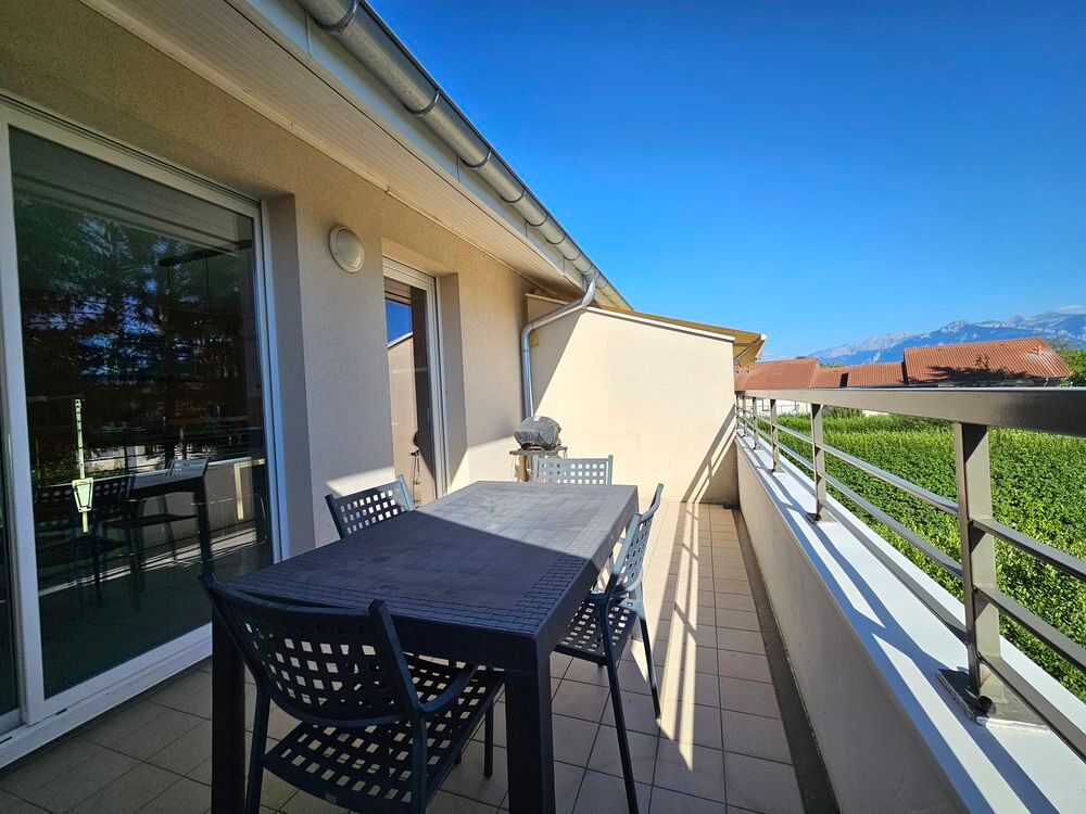 Vente Appartement T3 66 m² entièrement rénové - Dernier étage - Terrasse 13 m² Reignier