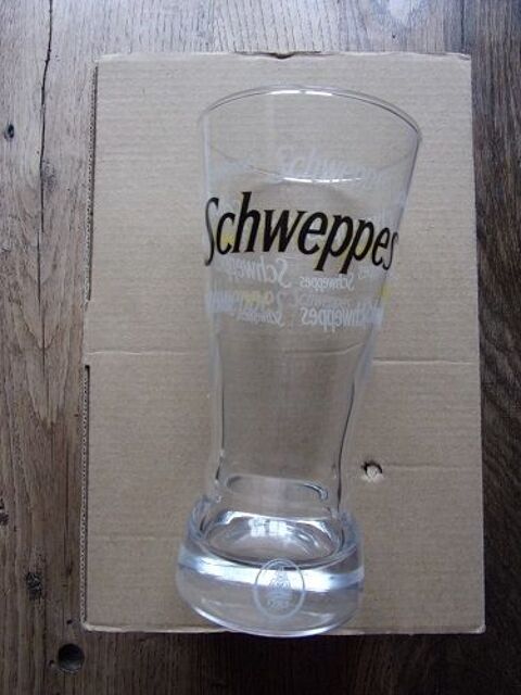 6 verres 5 Montaigu-la-Brisette (50)