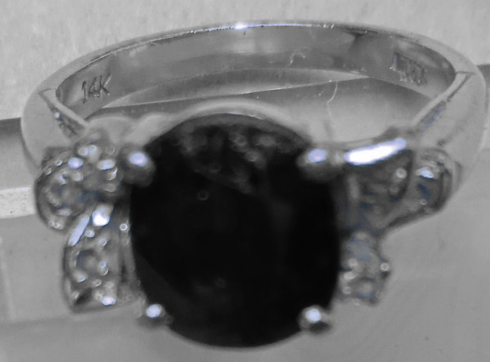 BAGUE JOAILLERIE EN OR BLANC Sertie d'un saphir naturel Bijoux et montres
