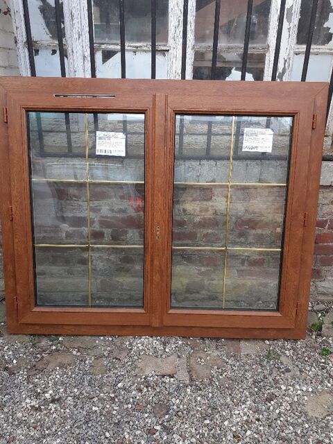 fentre pvc marron et blanc 130 Athies (80)