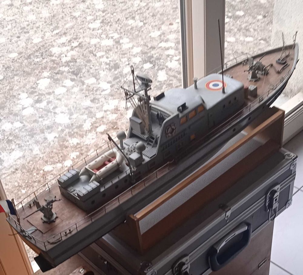 bateau radiocommand&eacute; 