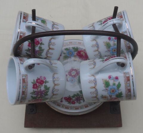 Pr�sentoir avec 4 tasses et soutasse � caf� neuves 10 Castries (34)