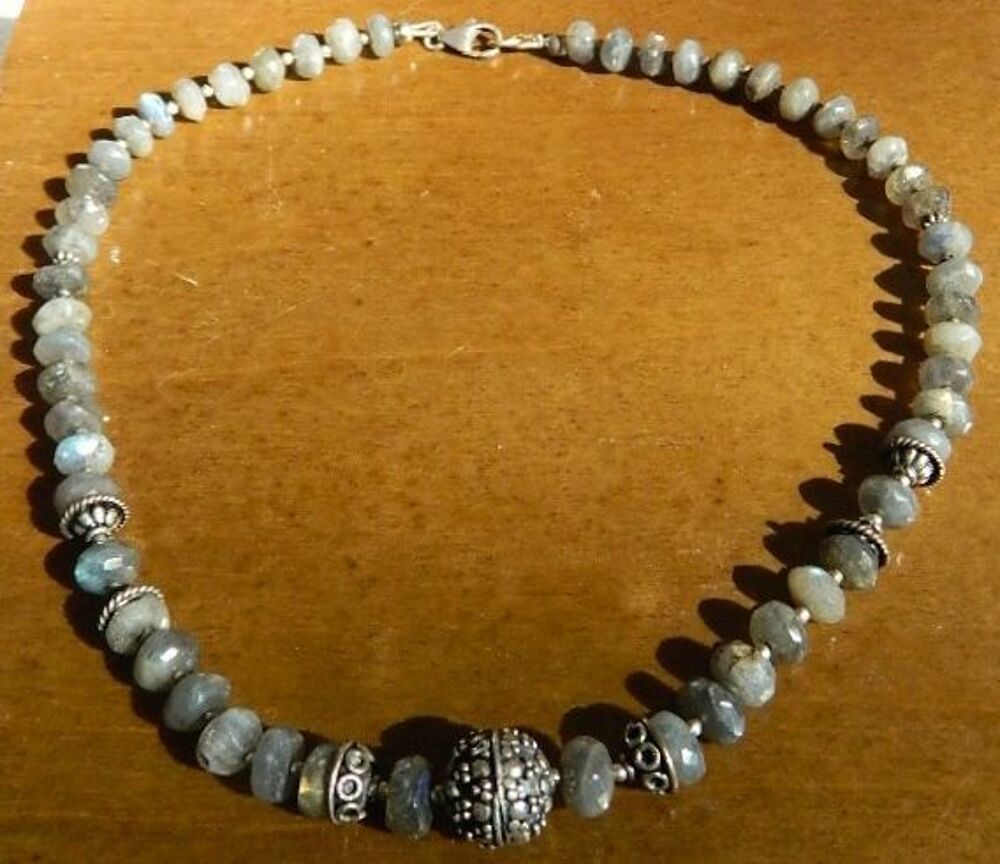 Collier en labradorite et argent du Tibet Bijoux et montres