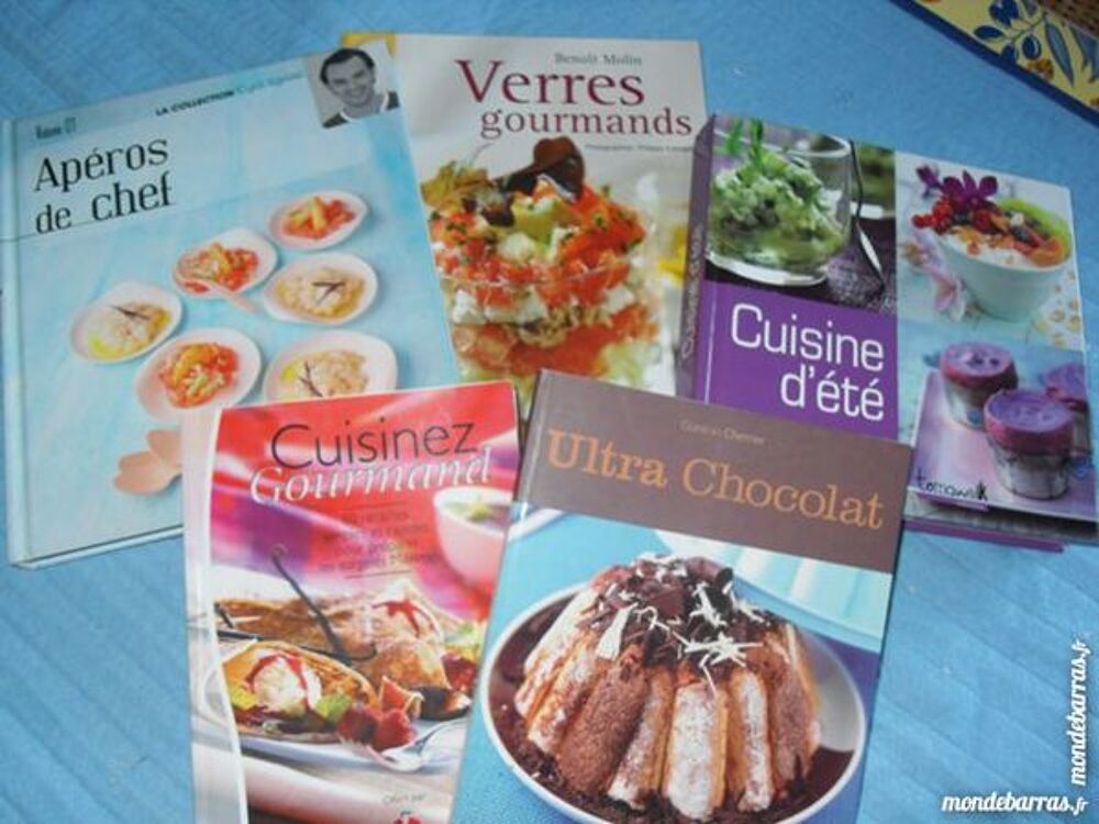 LOT DE 8 LIVRES DE CUISINE Livres et BD