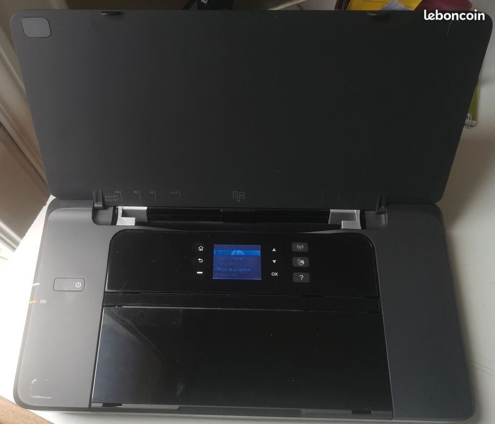 OFFERT 3ramettesA4
Imprimante HP Office Jet 200 mobile print Matériel informatique