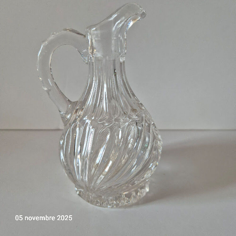 pichet &agrave; huile ou vinaigre en verre &eacute;pais , ann&eacute;e 70-80 Cuisine