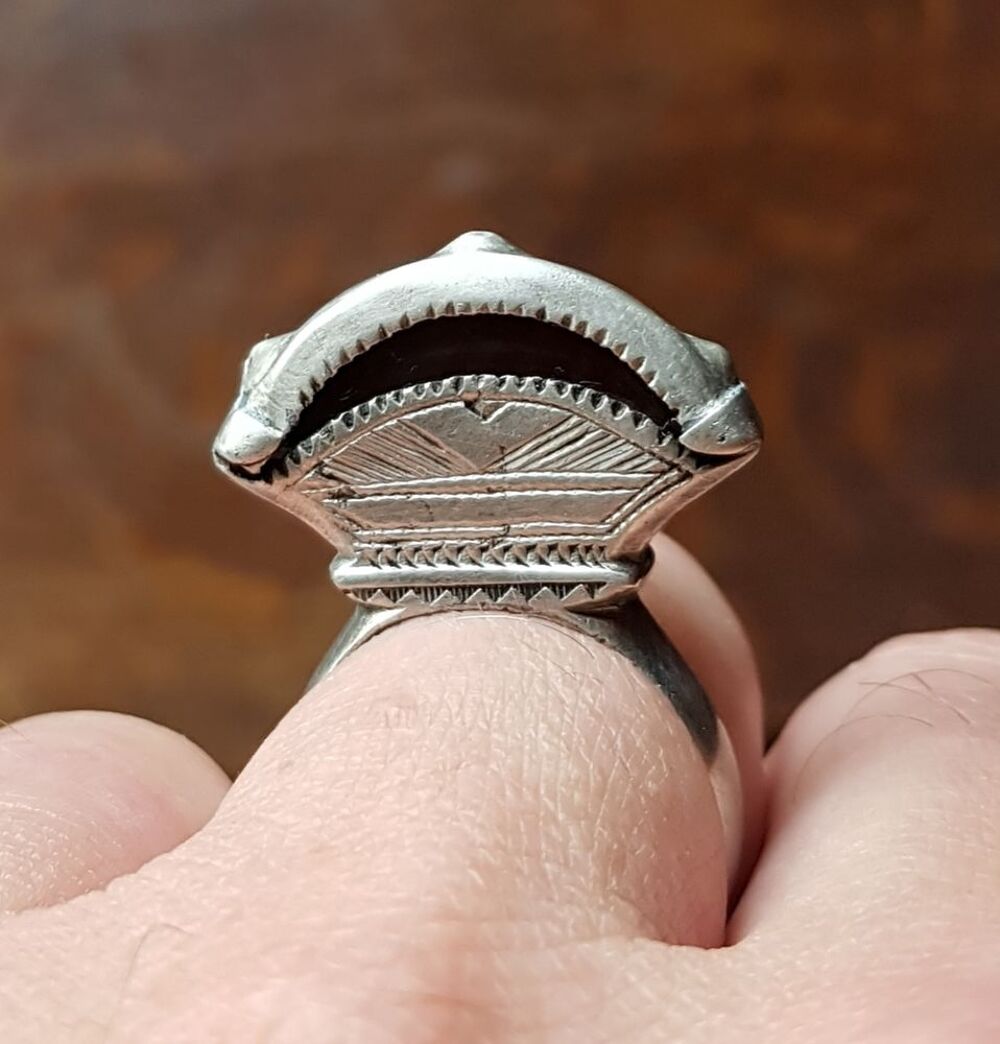 Superbe anneau en argent massif, pierre onyx noir, mixte Bijoux et montres