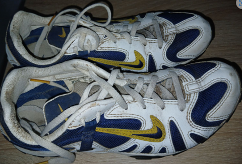 CHAUSSURES A POINTES D'ATHLETISME FEMME EN BON ETAT Haguenau (67)