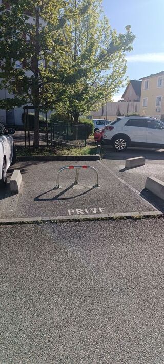  Parking / Garage  louer 15 m