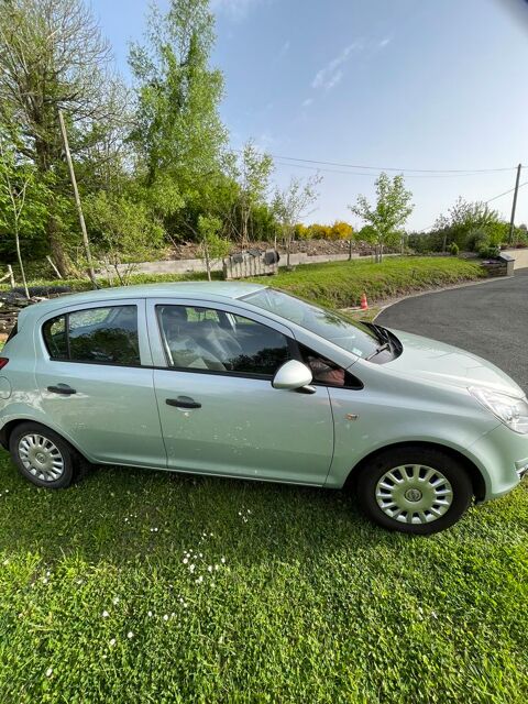 Opel corsa 1.2 - 80 Twinport Essentia
