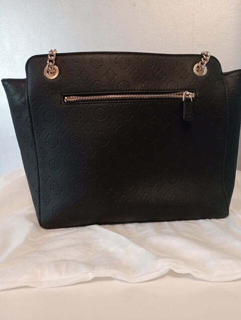 becas guess , jamais port� 90 Chamb�ry (73)