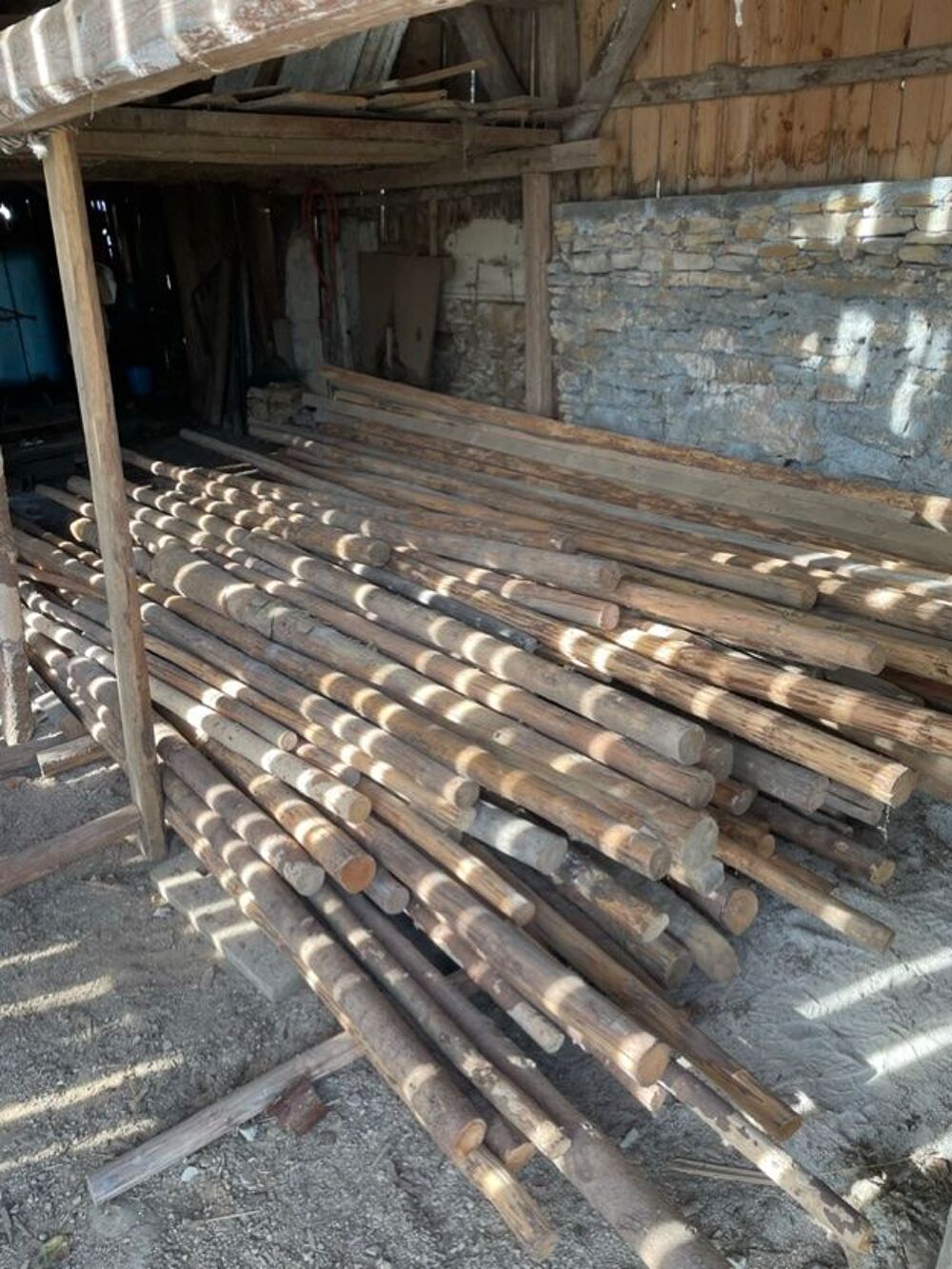 Perches en sapin et Madriers en ch&ecirc;ne. Bricolage