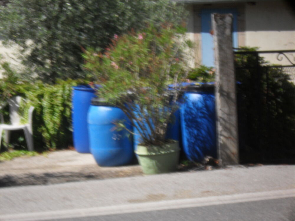 bidon p v c de 220 litres Bricolage