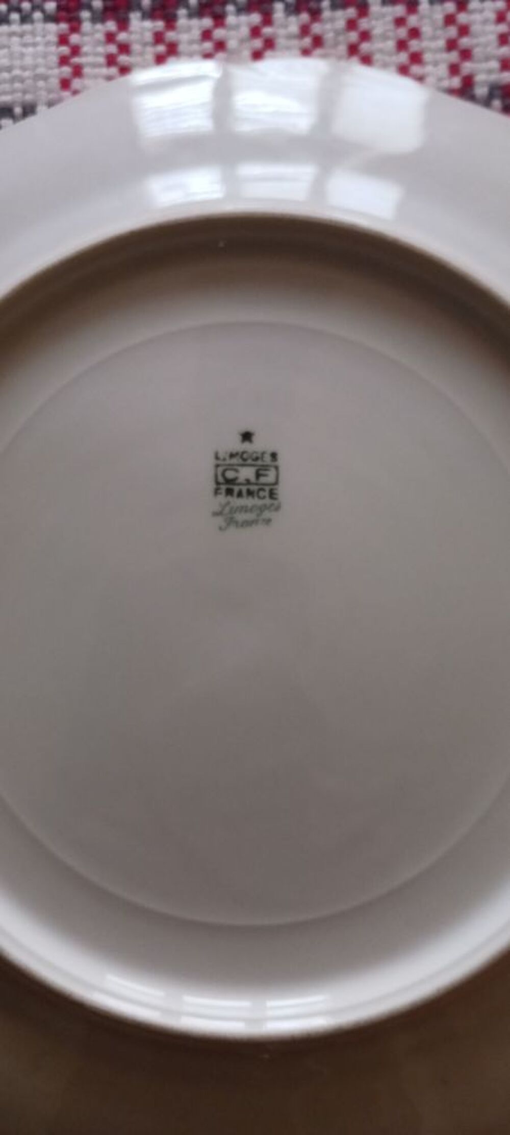 ASSIETTE EN PORCELAIN DECORATION H'OTEL DE VILLE DE FREVENT 