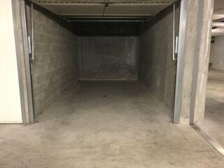 Parking / Garage � louer 12 m� Lyon
