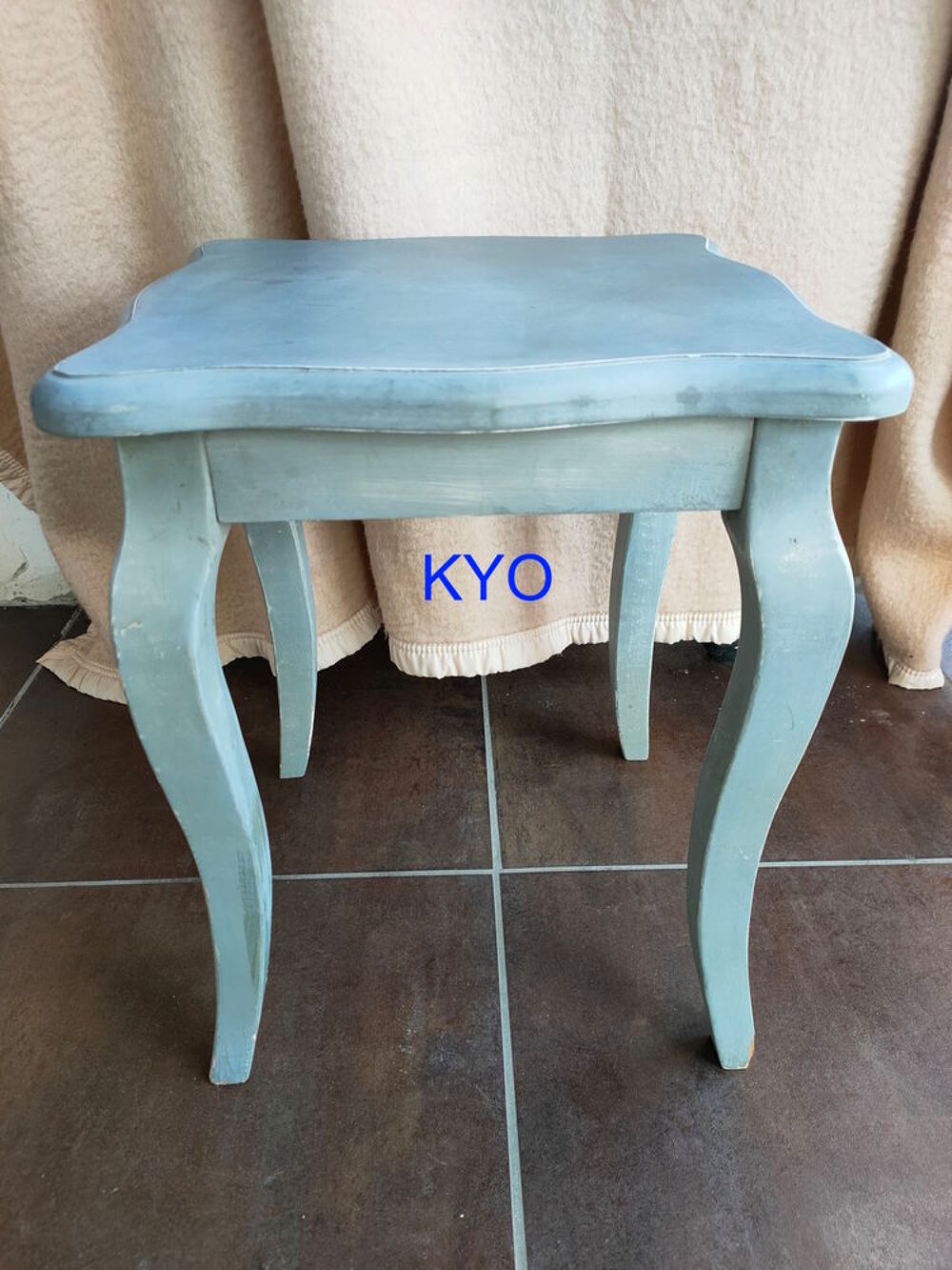 Tabouret carr&eacute;, table de chevet-nuit, gu&eacute;ridon, sellette Meubles