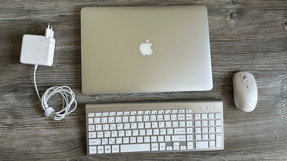 MacBook Pro 15 pouces Retina A1398 (mid-2014) + accessoires Matriel informatique