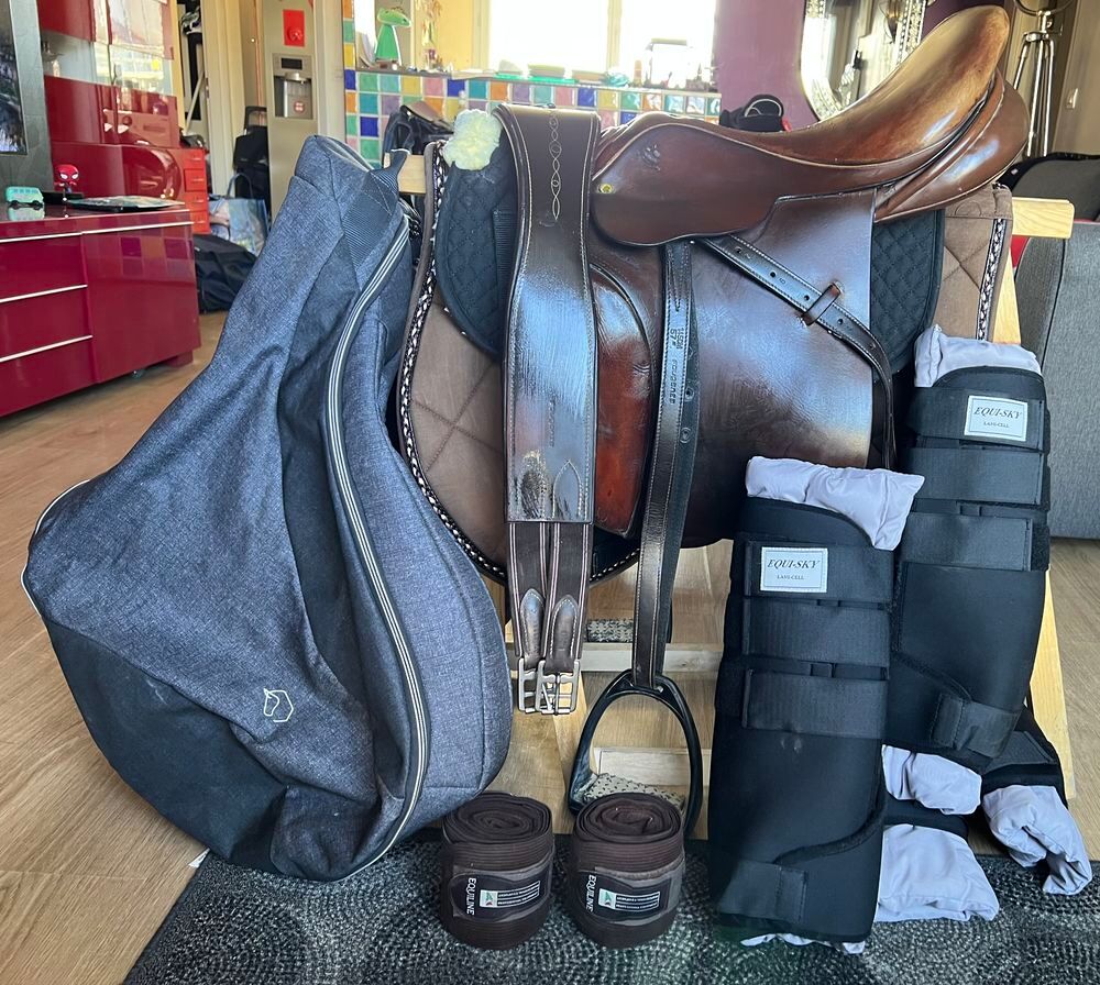 lot mat&eacute;riel &eacute;quitation Sports