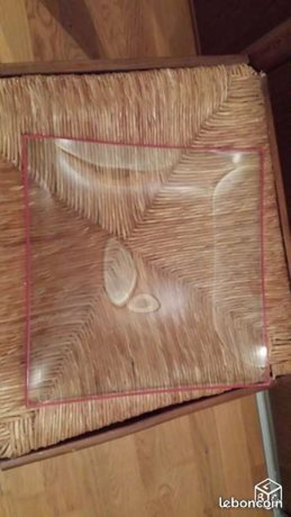 Assiette bord rouge carre (lire annonce en entier) Cuisine