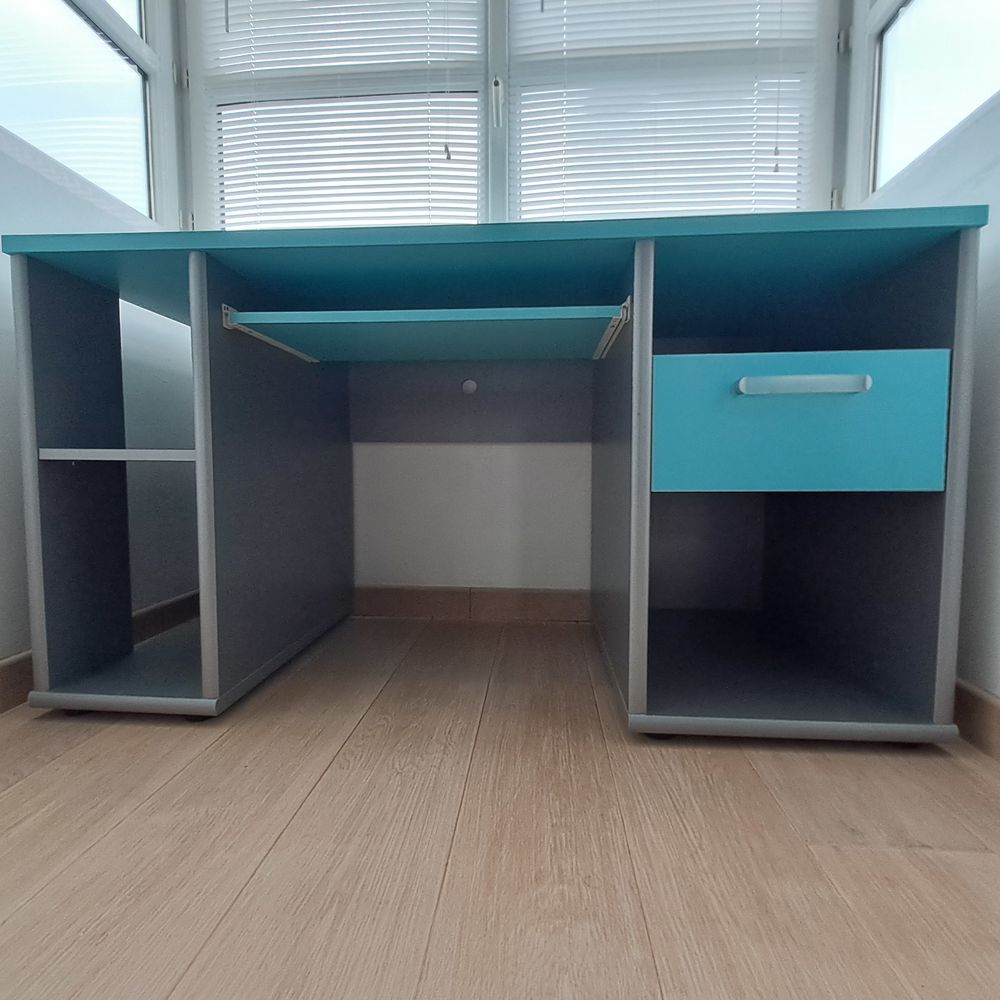 Bureau enfant/pr&eacute;-ado bleu turquoise Meubles