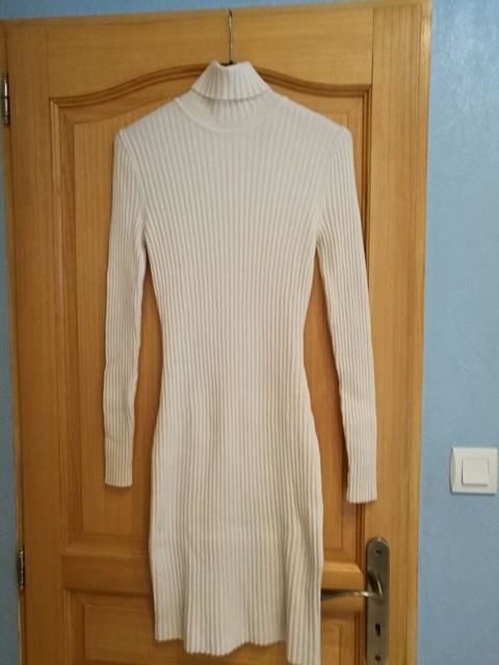 Robe blanche laine taille M marque Wolford Vêtements