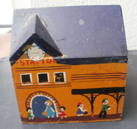 TIRELIRE en bois, en forme de station ou de gare 10 Montauban (82)