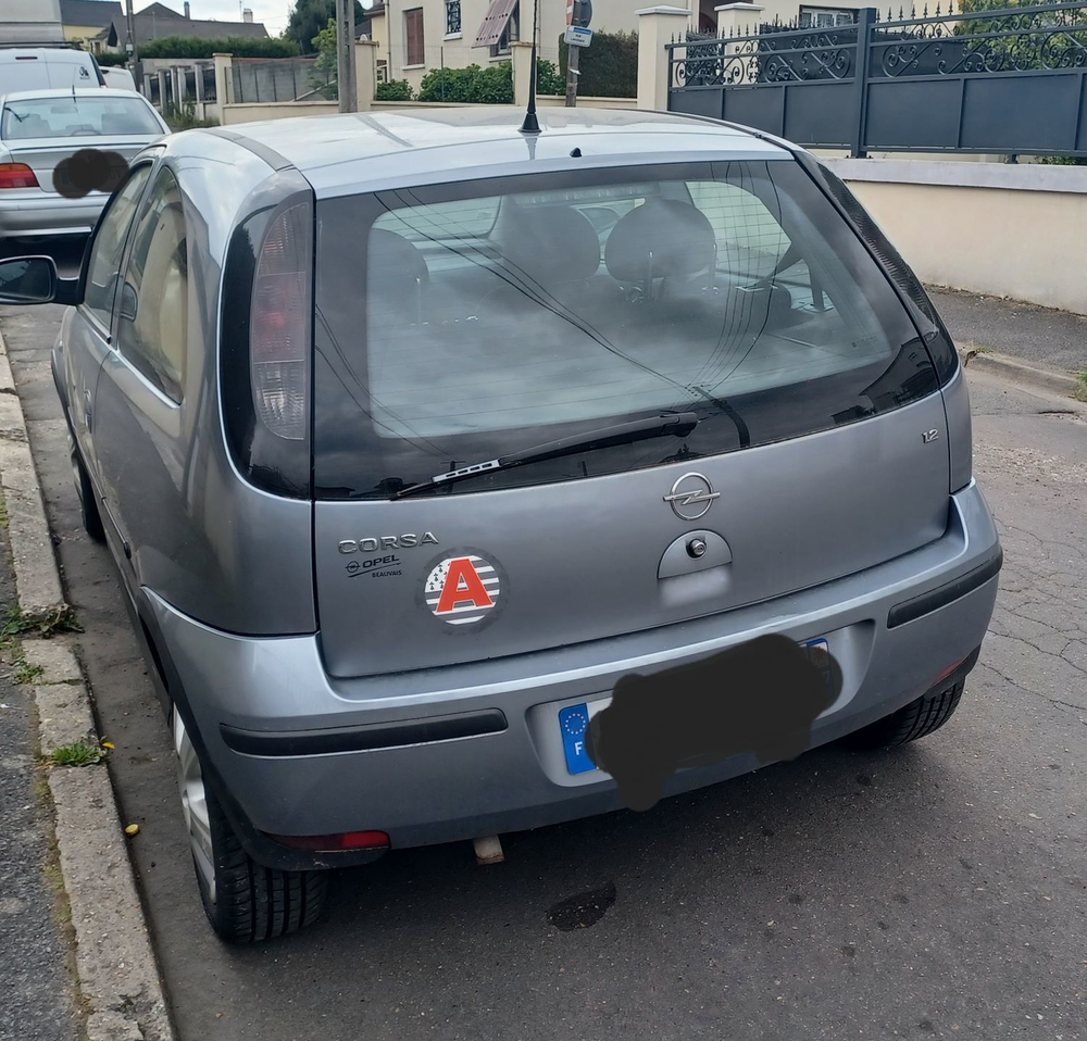 Corsa 1.2 16V Essentia 2003 occasion 95190 Goussainville